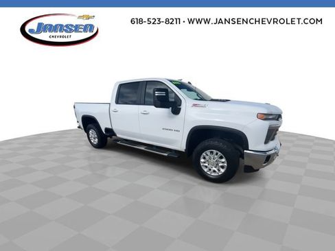 Used 2025 Chevrolet Silverado 2500 LT AWD/4WD image 2