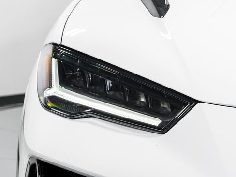 Used 2024 Lamborghini Urus Performante AWD/4WD image 47