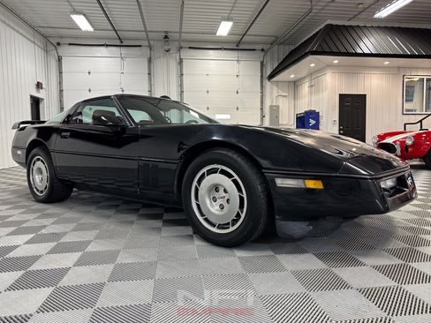 Used 1987 Chevrolet Corvette Coupe RWD image 15