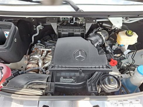 Used 2025 Mercedes-Benz Sprinter 2500 image 29