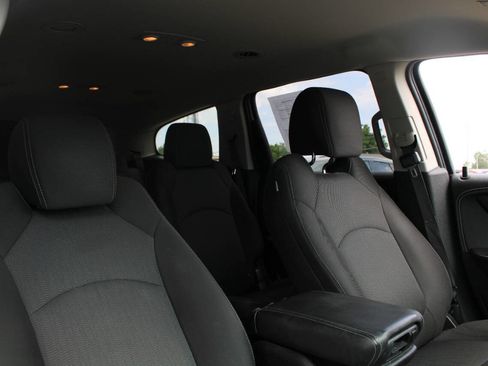 Used 2017 Chevrolet Traverse LT w/ Style and Technology Package AWD/4WD image 13