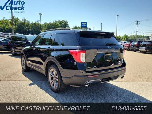 Used 2022 Ford Explorer XLT w/ Equipment Group 202A AWD/4WD image 3