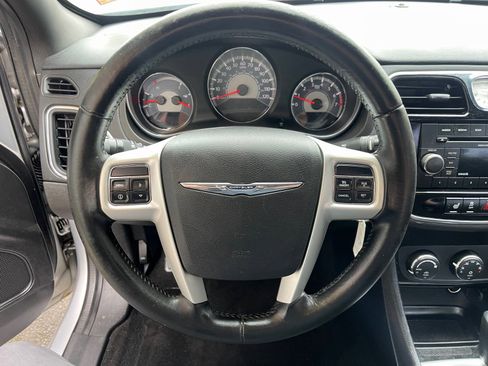 Used 2012 Chrysler 200 Touring image 19
