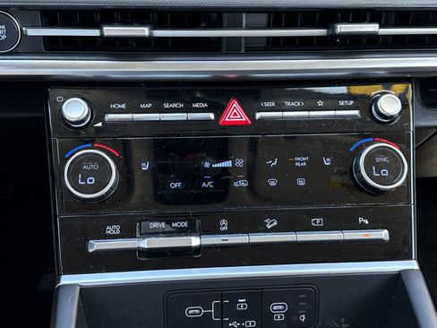 Certified 2025 Hyundai Santa Fe SEL FWD image 27