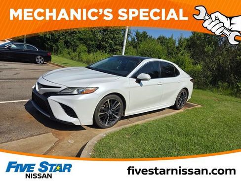 Used 2019 Toyota Camry XSE FWD image 3