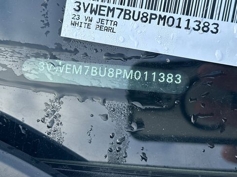 Certified 2023 Volkswagen Jetta SE image 4