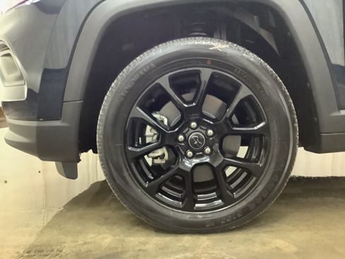 New 2026 Jeep Compass Latitude AWD/4WD image 23