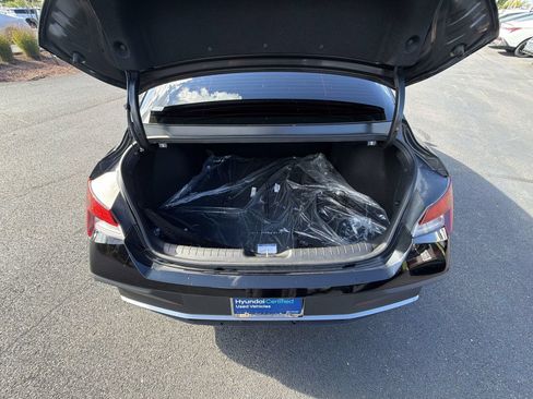 Used 2025 Hyundai Elantra Sport FWD image 25