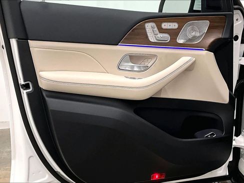 New 2026 Mercedes-Benz GLS 450 4MATIC image 10