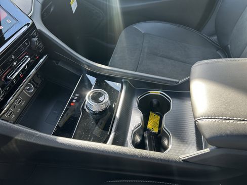 New 2025 Jeep Grand Cherokee Altitude image 24