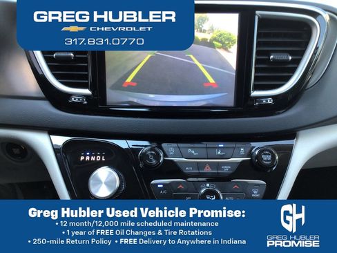 Used 2024 Chrysler Pacifica Touring-L FWD image 27