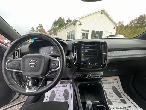 Used 2019 Volvo XC40 T5 R-Design image 43