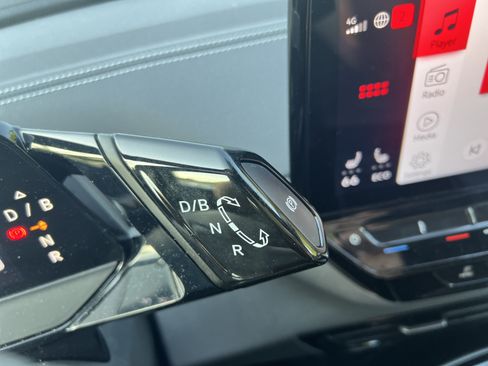 Used 2023 Volkswagen ID.4 2WD image 8