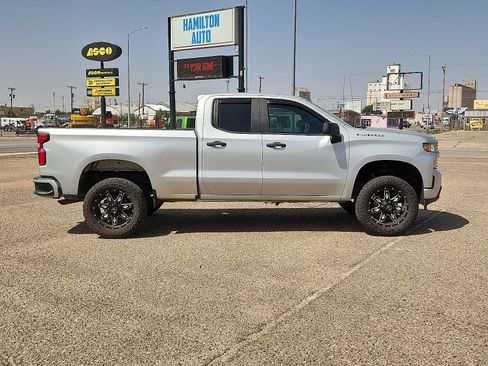 Used 2020 Chevrolet Silverado 1500 Custom w/ Custom Value Package RWD image 3