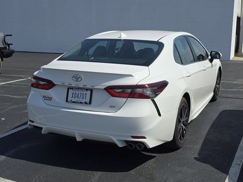 Used 2024 Toyota Camry SE image 2