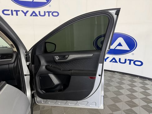 Used 2020 Ford Escape S image 14