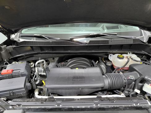 Used 2024 Chevrolet Silverado 1500 LTZ w/ Technology Package AWD/4WD image 18