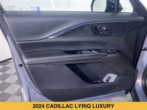 Certified 2024 Cadillac Lyriq Luxury AWD/4WD image 12