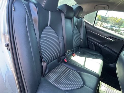 Used 2020 Toyota Camry SE FWD image 16