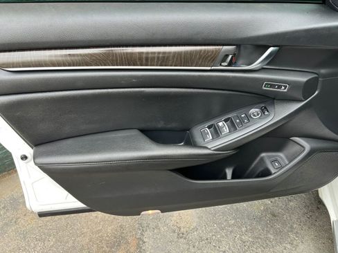 Used 2020 Honda Accord Touring image 24