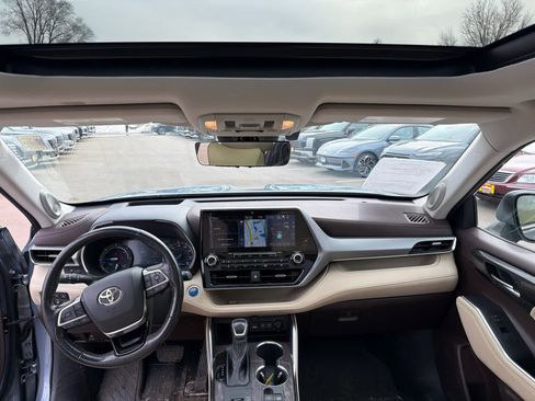 Used 2021 Toyota Highlander Platinum image 7