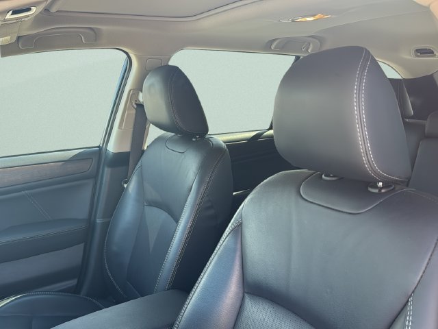 Used 2019 Subaru Outback 2.5i Limited AWD/4WD image 11