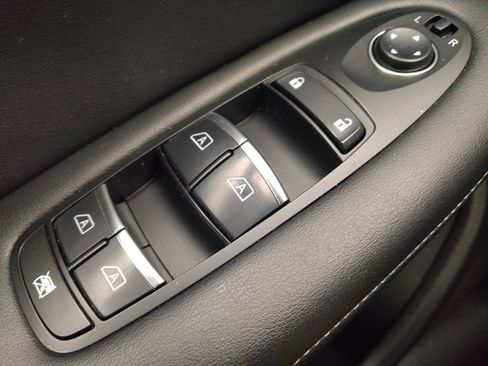 Used 2019 INFINITI QX50 Luxe w/ Navigation Package FWD image 27