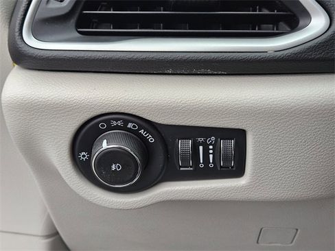 Used 2020 Chrysler Pacifica Touring-L Plus w/ Advanced Safetytec Group image 29