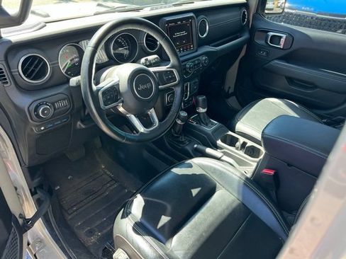 Used 2022 Jeep Wrangler Unlimited Sahara w/ Cold Weather Group AWD/4WD image 9