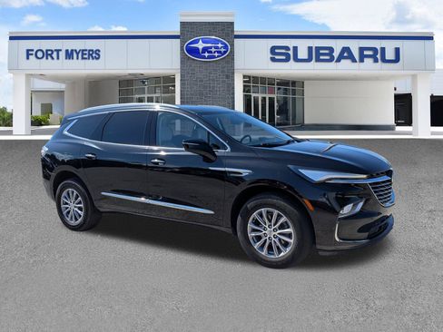 Used 2023 Buick Enclave Essence FWD image 2