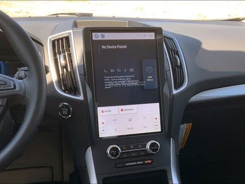 New 2023 Ford Edge SE w/ Black Appearance Package image 7