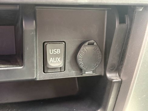 Used 2013 Toyota 4Runner SR5 w/ Convenience Pkg image 20