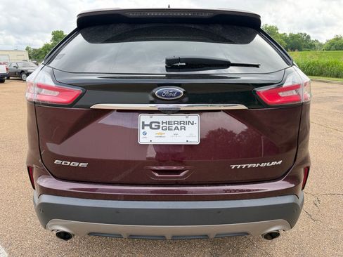 Used 2020 Ford Edge Titanium FWD image 11