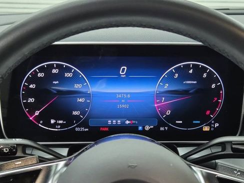 Used 2025 Mercedes-Benz GLC 300 image 28
