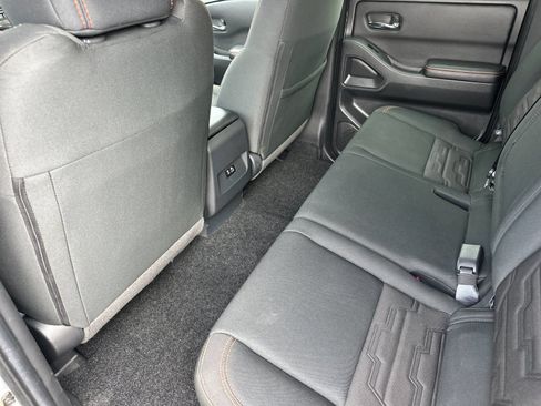 Used 2025 Nissan Frontier PRO-4X AWD/4WD image 16