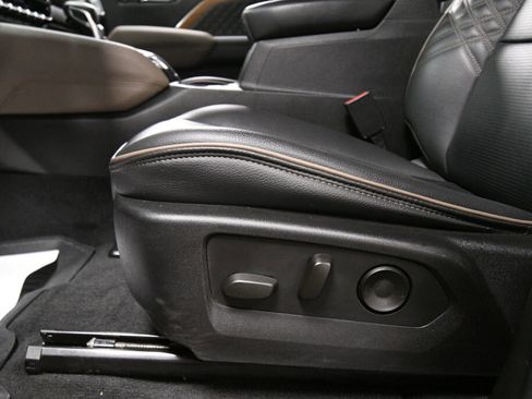 Used 2023 GMC Canyon Denali AWD/4WD image 11