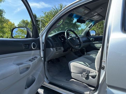 Used 2011 Toyota Tacoma 4x4 Double Cab w/ SR5 Pkg #2 image 2