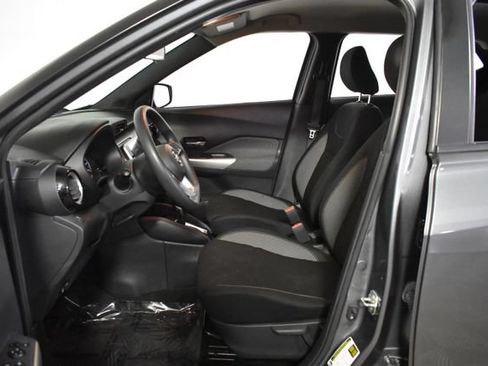 Used 2018 Nissan Kicks SV FWD image 10