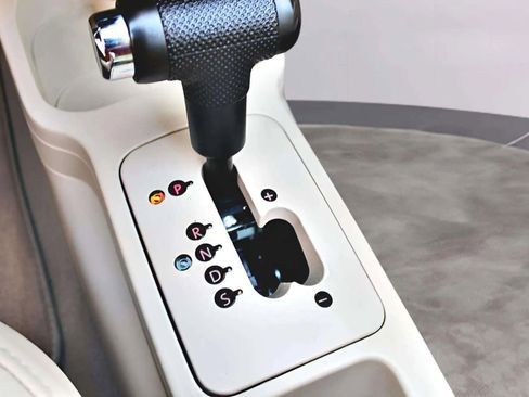 Used 2007 Volkswagen Beetle 2.5 Convertible 2D image 16