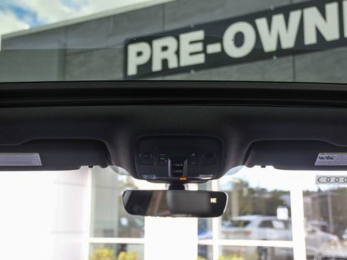 Certified 2025 Audi Q3 2.0T Premium w/ Convenience Package image 17