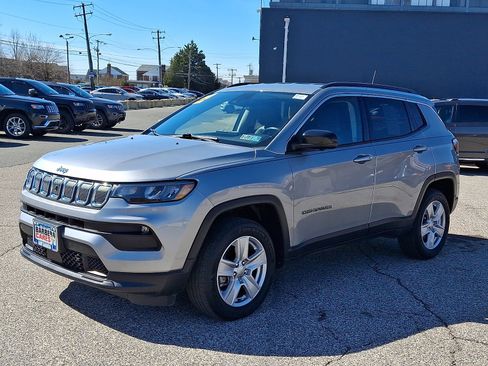 Used 2022 Jeep Compass Latitude w/ Convenience Group image 3