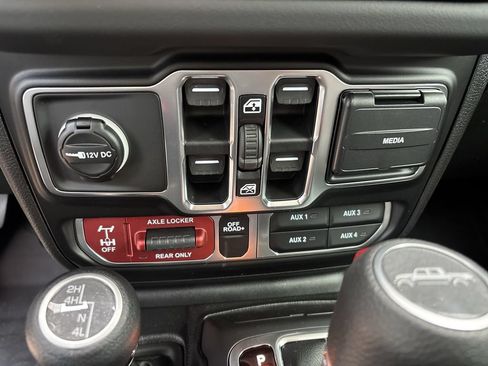 New 2026 Jeep Gladiator Mojave AWD/4WD image 16