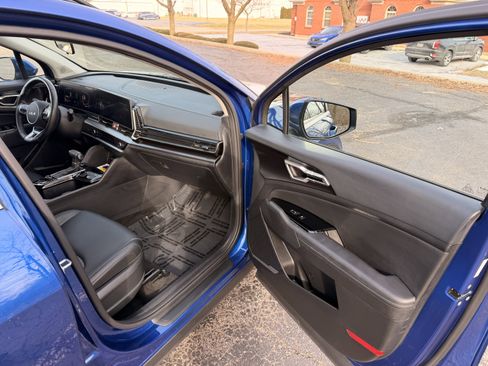 Used 2025 Kia Sportage EX w/ Premium Package image 15