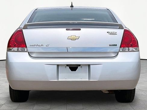 Used 2011 Chevrolet Impala LT FWD image 6