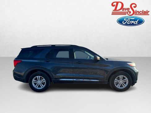 Used 2023 Ford Explorer XLT w/ Equipment Group 202A image 5