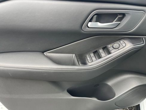 New 2026 Nissan Rogue SV image 7