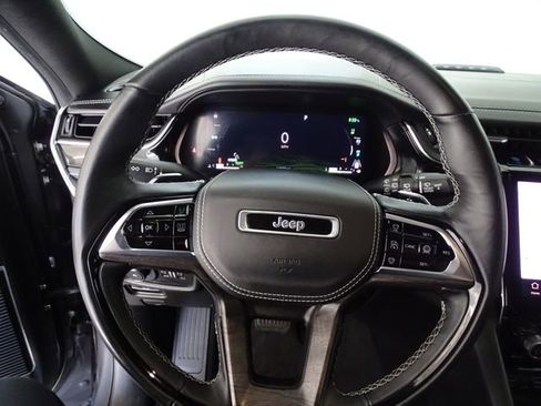 Certified 2022 Jeep Grand Cherokee Overland w/ Advanced Protech Group III AWD/4WD image 6