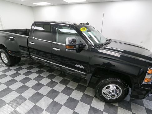 Used 2016 Chevrolet Silverado 3500 High Country image 5