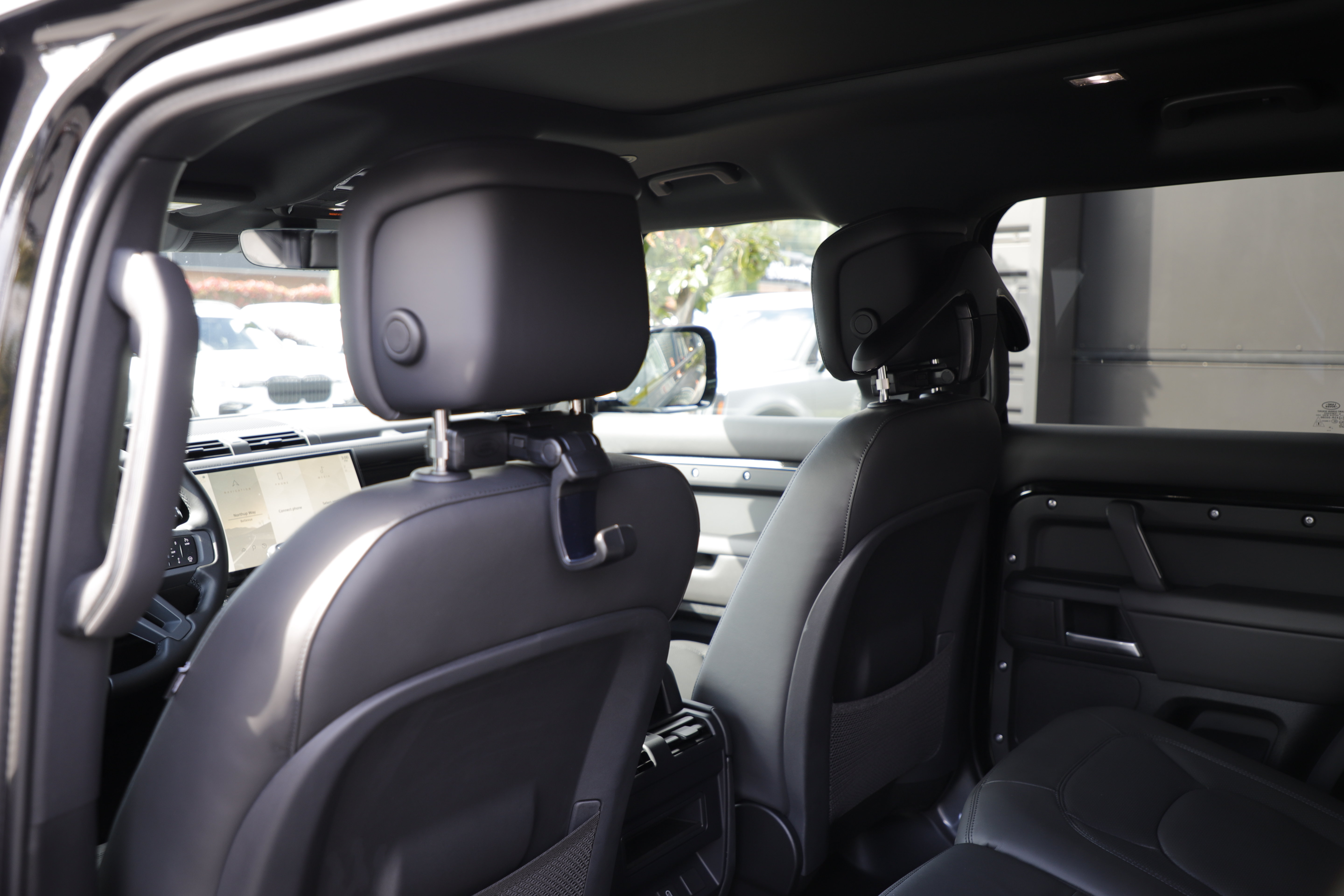 New 2026 Land Rover Defender 110 X-Dynamic SE AWD/4WD image 16