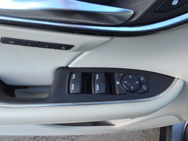 Used 2021 Buick Envision Essence FWD image 12